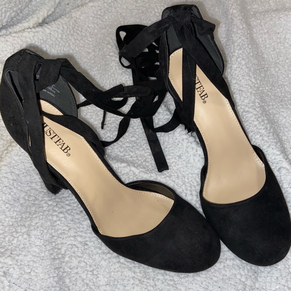 JustFab Lace up Suede Heels, size 9 Women
